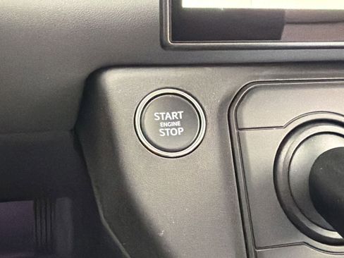 New 2026 Land Rover Defender 110 X-Dynamic SE image 26