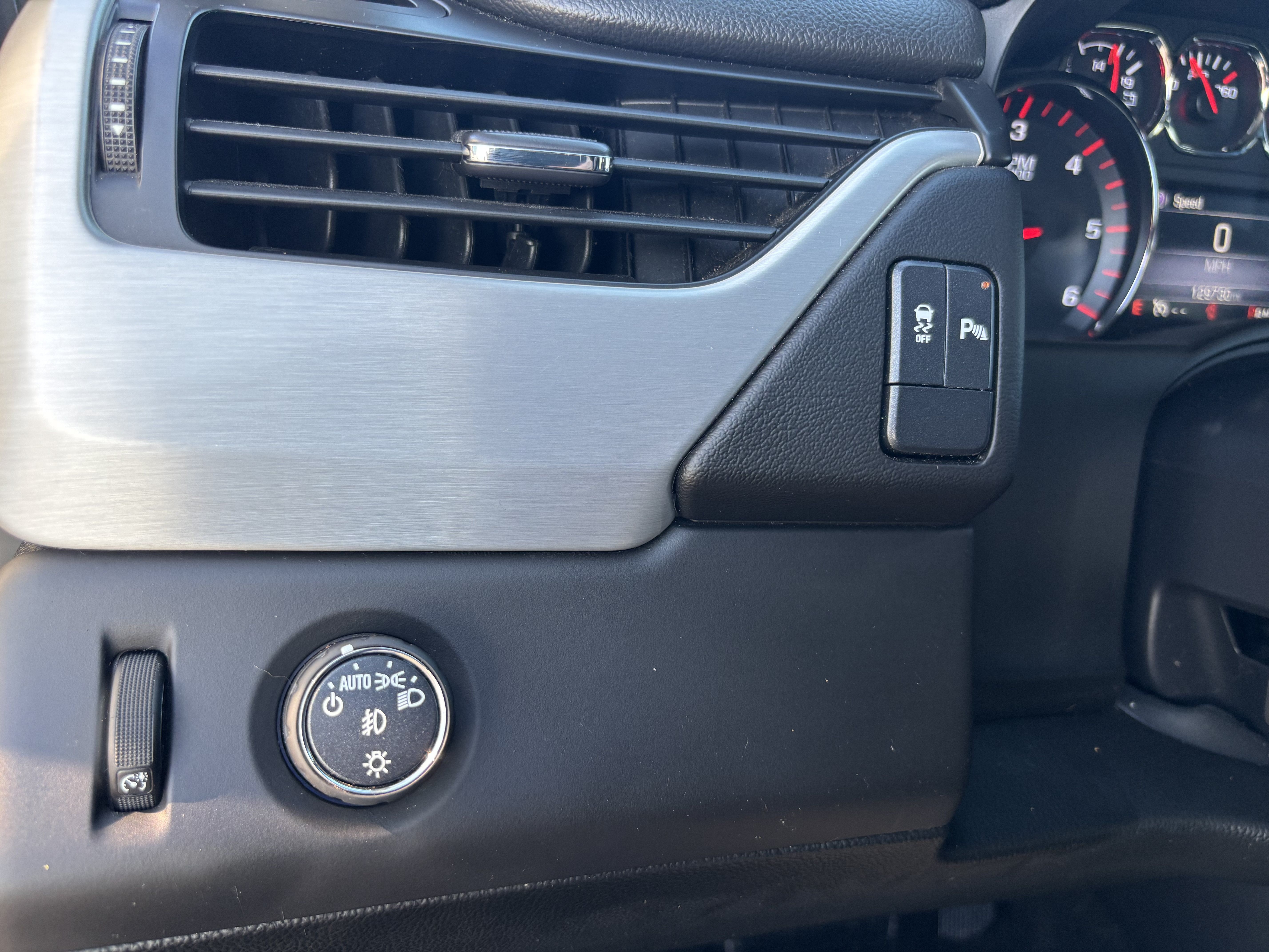 Used 2016 GMC Yukon SLE RWD image 18
