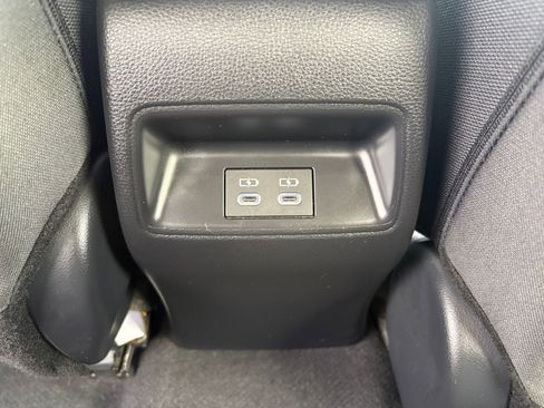 Used 2025 Toyota Corolla LE image 23