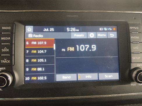 Used 2018 Kia Sedona LX w/ LX Essentials Premium Package FWD image 25