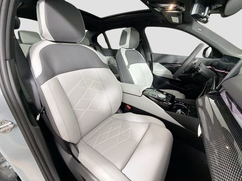 New 2026 BMW 550e xDrive image 29