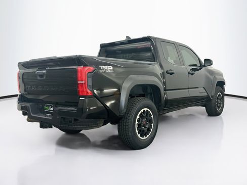 Used 2024 Toyota Tacoma TRD Off-Road AWD/4WD image 9