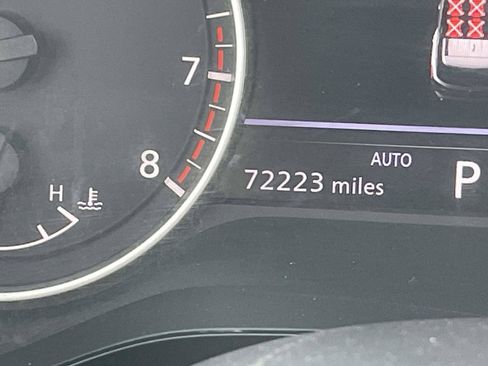 Used 2022 Nissan Pathfinder SV AWD/4WD image 21