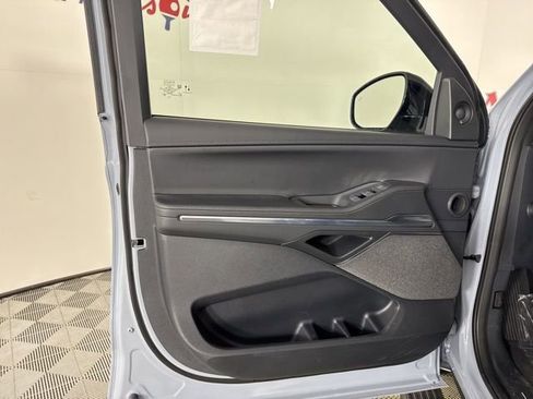 New 2025 Lincoln Navigator Reserve w/ Jet Appearance Package image 16