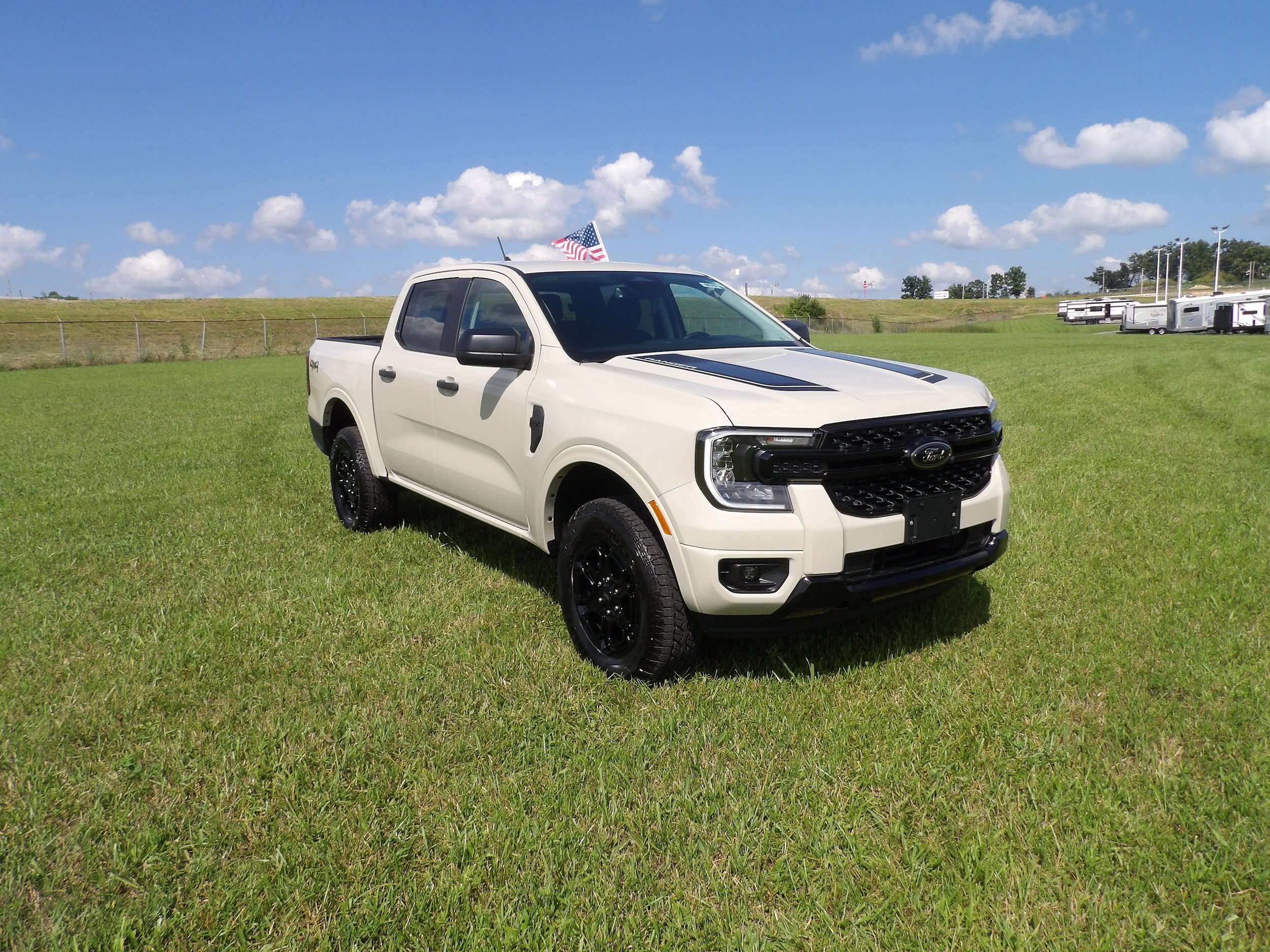 New 2026 Ford Ranger XLT w/ Black Appearance Package AWD/4WD image 5