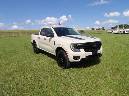 New 2026 Ford Ranger XLT w/ Black Appearance Package AWD/4WD image 5