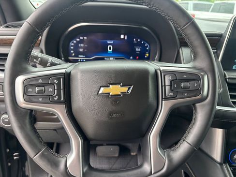 Used 2023 Chevrolet Suburban Premier RWD image 17
