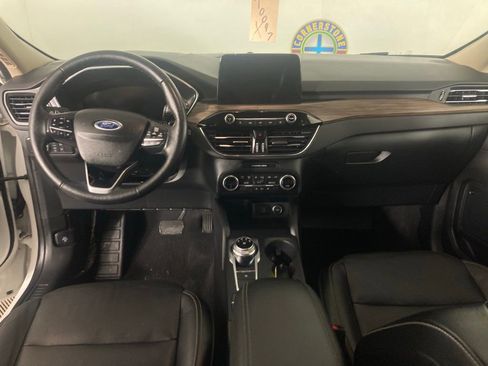 Used 2020 Ford Escape Titanium image 7