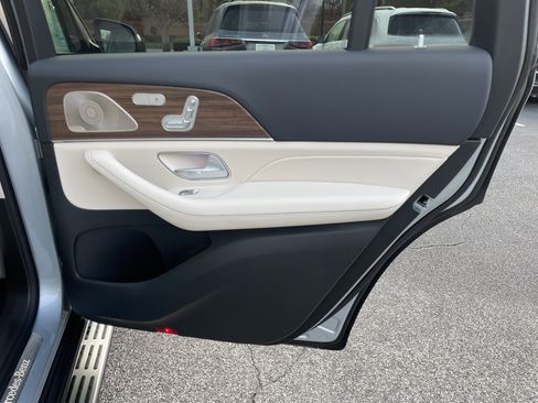 New 2026 Mercedes-Benz GLS 450 4MATIC image 41