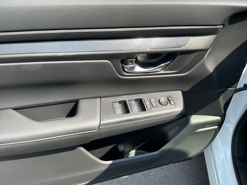 Used 2025 Honda CR-V EX image 15