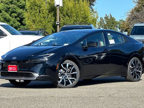 New 2026 Toyota Prius Plug-In Hybrid FWD image 2