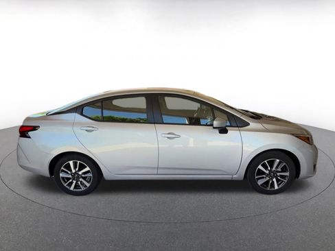 Used 2025 Nissan Versa SV FWD image 16