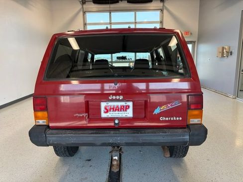 Used 1987 Jeep Cherokee 4WD 4-Door image 6