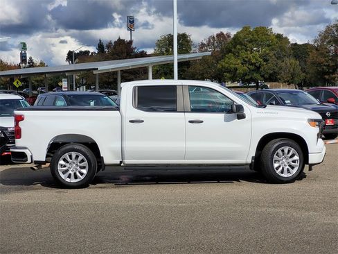 Used 2023 Chevrolet Silverado 1500 Custom image 4