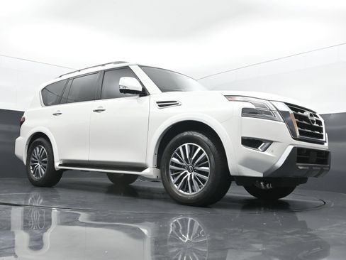 Used 2023 Nissan Armada SL w/ Captain's Chairs Package AWD/4WD image 41