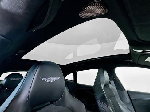 Used 2025 Aston Martin DBX 707 image 21