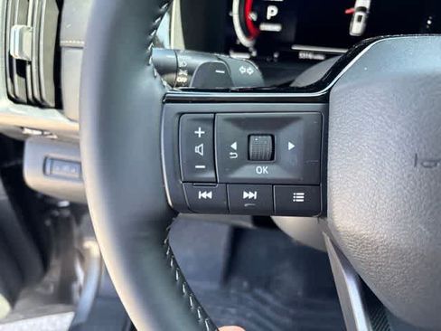 Used 2026 Nissan Pathfinder SL w/ SL Premium Package FWD image 11