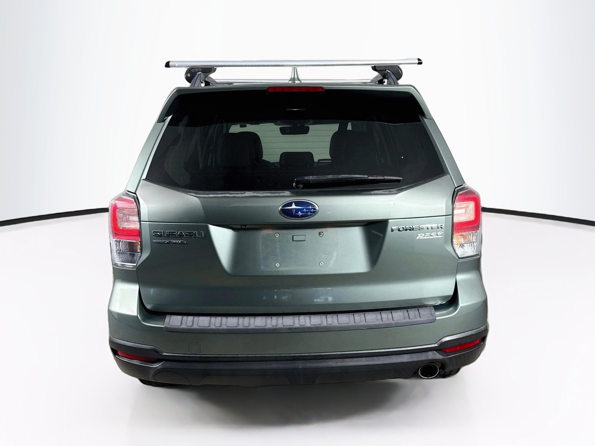 Used 2017 Subaru Forester 2.5i Touring AWD/4WD image 31