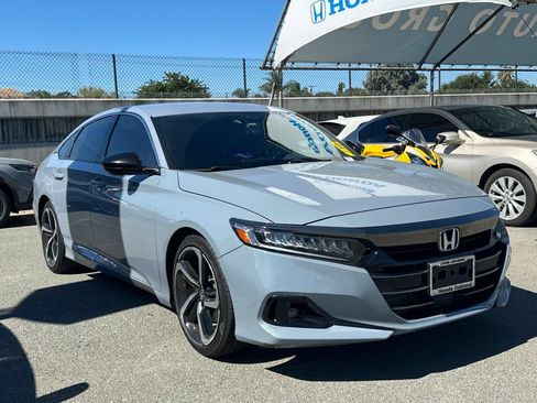 Used 2022 Honda Accord Sport image 2