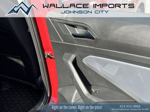 Certified 2025 Volkswagen Jetta SE FWD image 41