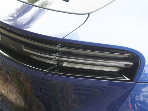 Used 2024 Porsche Macan 4 Electric image 12