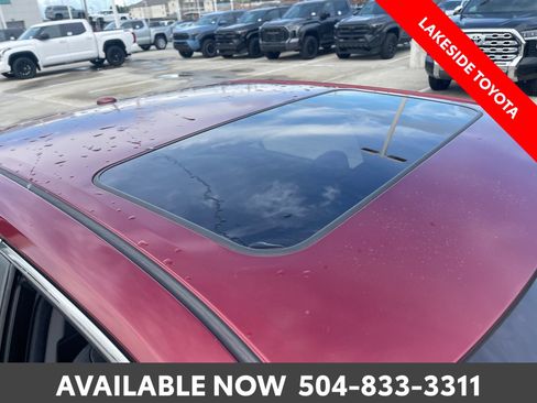 Used 2017 Toyota Camry XLE w/ Moonroof Package FWD image 9
