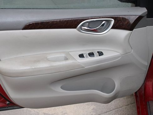 Used 2013 Nissan Sentra SL w/ Leather Pkg image 17