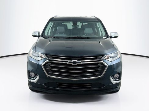 Used 2019 Chevrolet Traverse Premier w/ Driver Confidence II Package FWD image 2