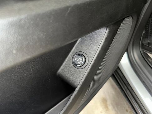 Certified 2023 Chevrolet Traverse LT image 9