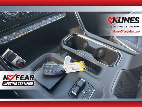 Used 2024 GMC Sierra 2500 AT4X image 33