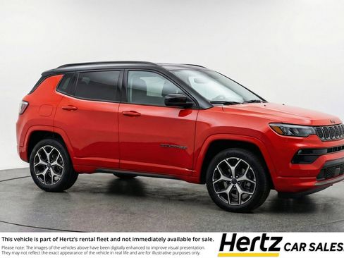 Used 2025 Jeep Compass Limited image 1