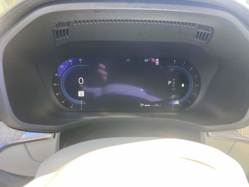 Certified 2023 Volvo XC60 B5 Ultimate w/ Protection Package Premier image 25