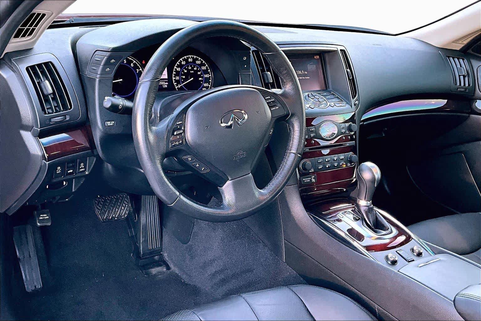 Used 2015 INFINITI Q60 AWD Coupe w/ Premium Package image 17