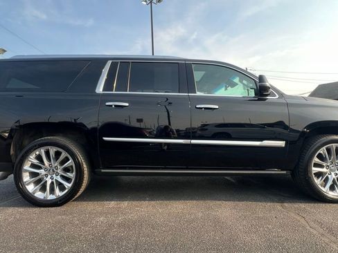 Used 2020 Cadillac Escalade ESV Premium Luxury image 7