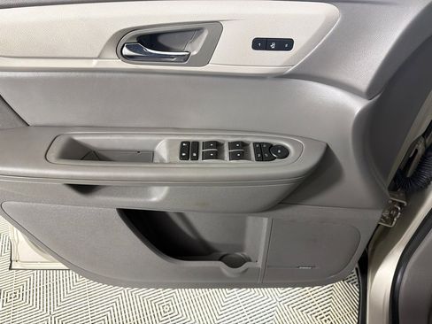 Used 2017 Chevrolet Traverse LT AWD/4WD image 9