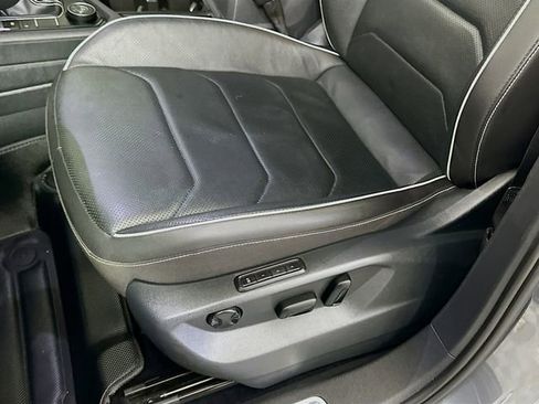 Used 2022 Volkswagen Tiguan SEL R-Line image 20