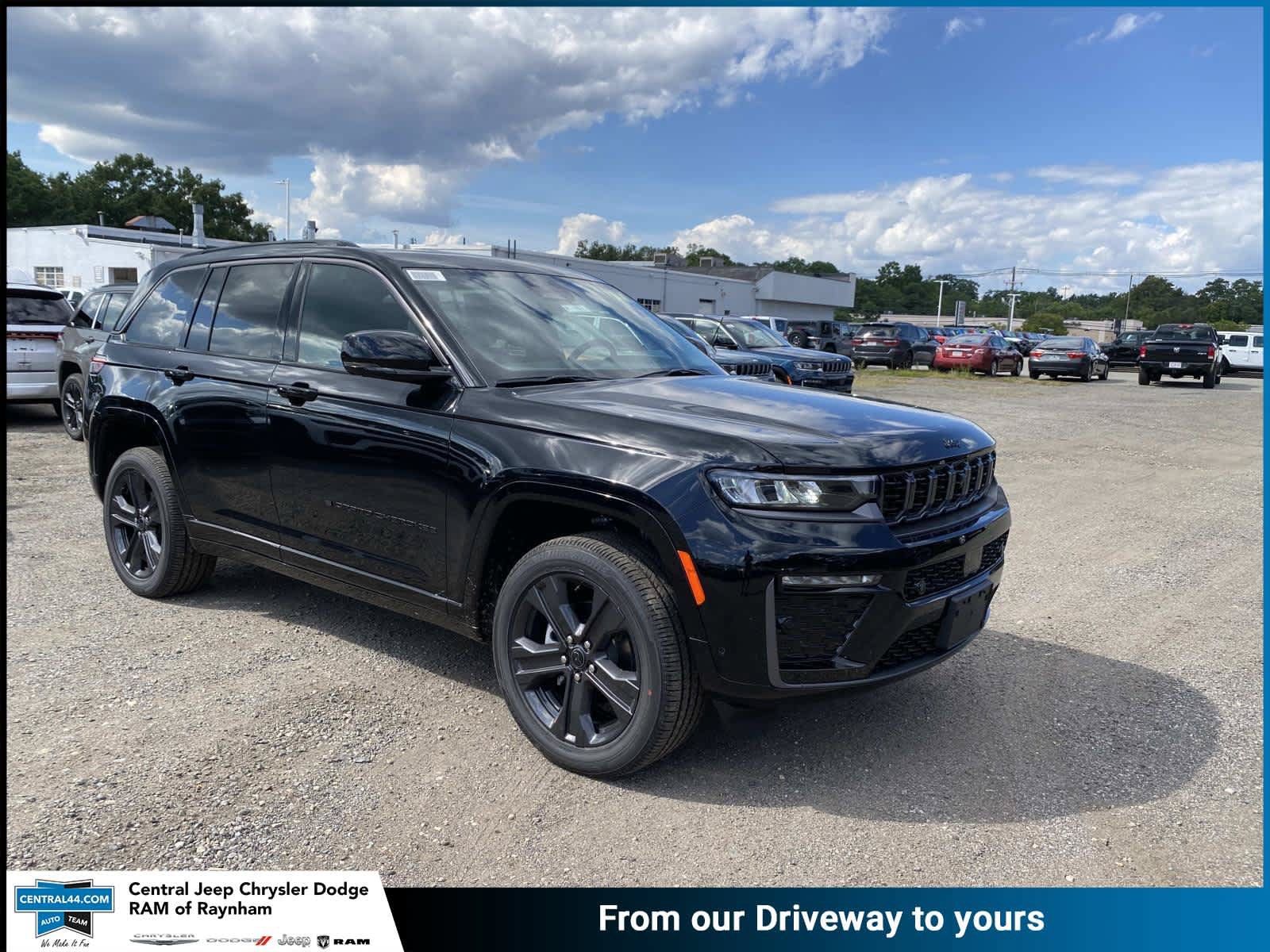 New 2027 Jeep Grand Cherokee Limited AWD/4WD image 1