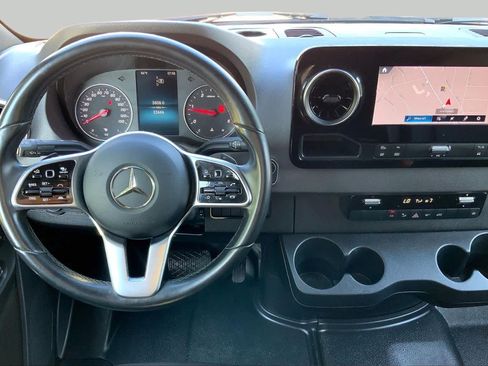 Used 2024 Mercedes-Benz Sprinter 2500 image 6