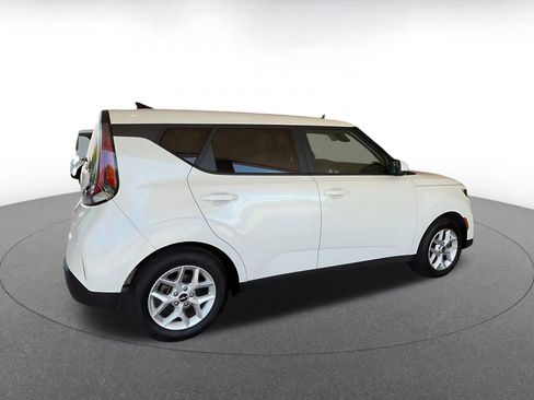 Used 2025 Kia Soul LX w/ LX Technology Package FWD image 14