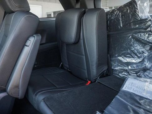 New 2026 Mercedes-Benz GLS 450 4MATIC image 36