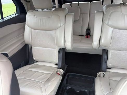 Used 2020 Ford Explorer Platinum w/ Premium Technology Package AWD/4WD image 33