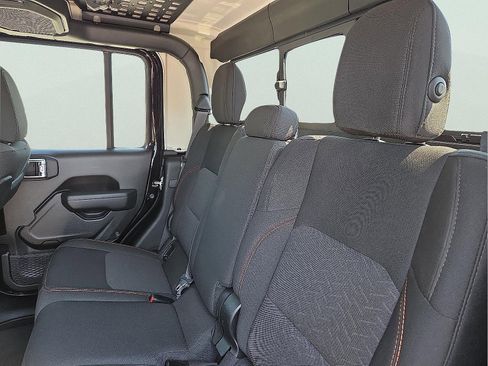 Used 2023 Jeep Gladiator Mojave image 7