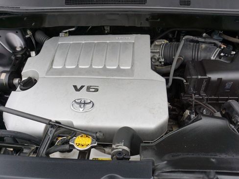 Used 2011 Toyota Highlander 2WD image 29