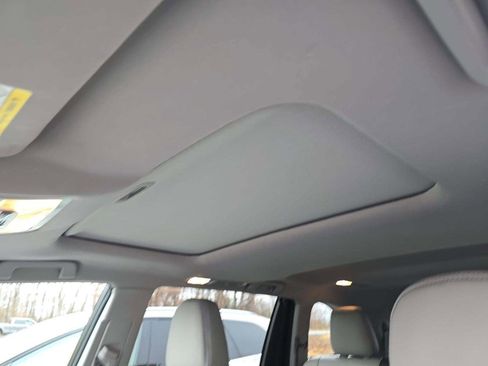 Used 2017 Toyota Highlander XLE image 35