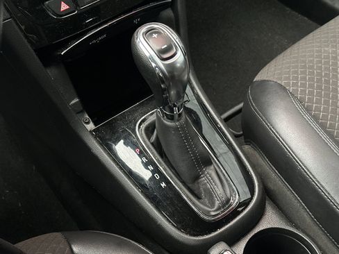 Used 2021 Buick Encore Preferred image 20