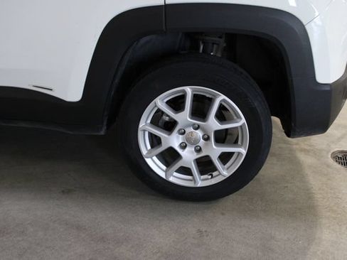 Used 2021 Jeep Renegade Latitude AWD/4WD image 32