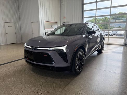 Used 2024 Chevrolet Blazer EV RS AWD/4WD image 2