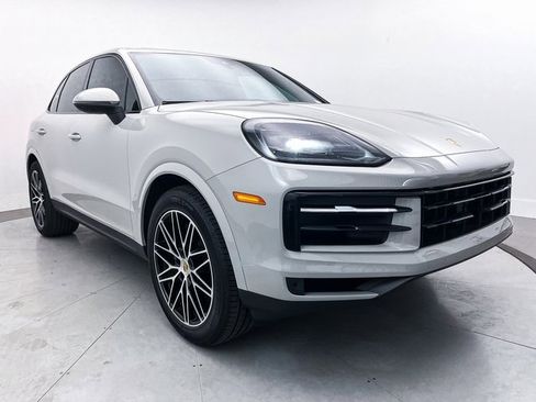 Used 2024 Porsche Cayenne image 19