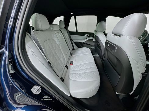 Certified 2024 BMW X5 xDrive40i w/ M Sport Package image 28