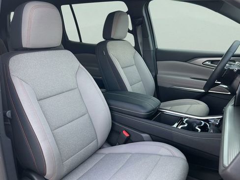 Certified 2025 Chevrolet Traverse LT w/ Driver Confidence Package image 21